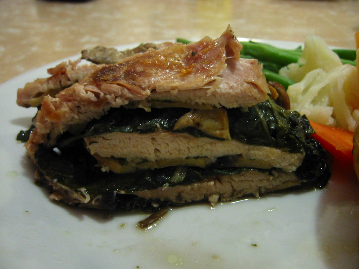 Oven baked chicken with spinach, mushrooms and garlic