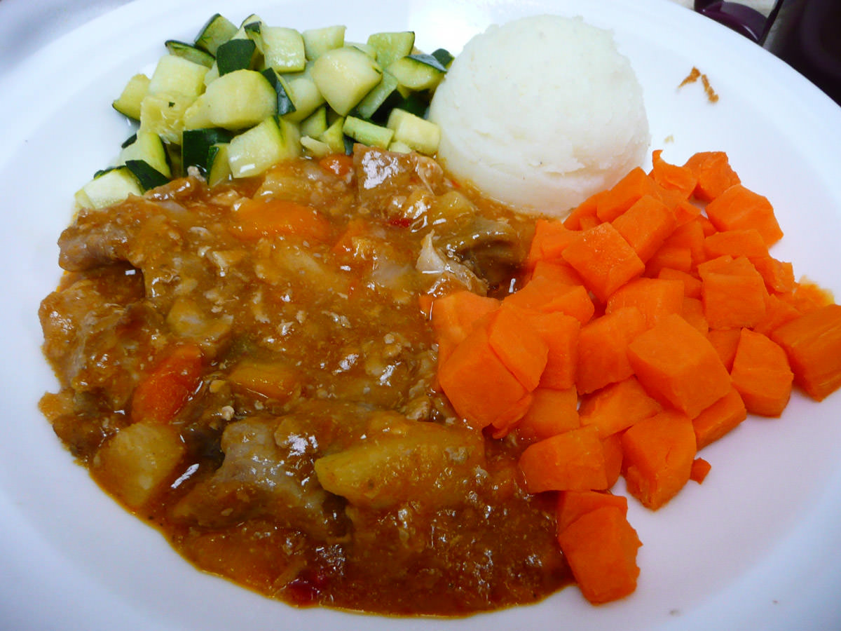 Sweet and sour pork with vegies and mashed potato