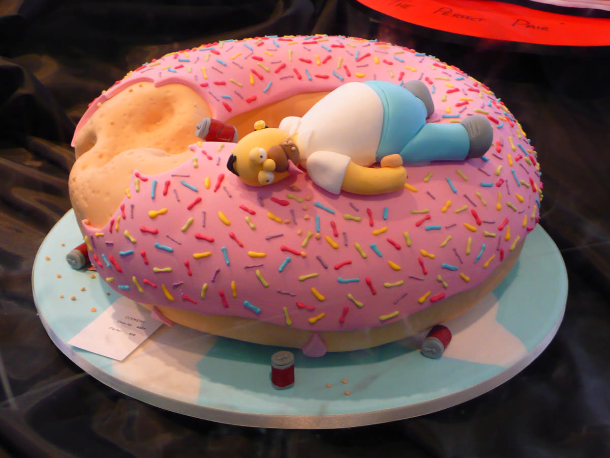Homer and giant donut cake