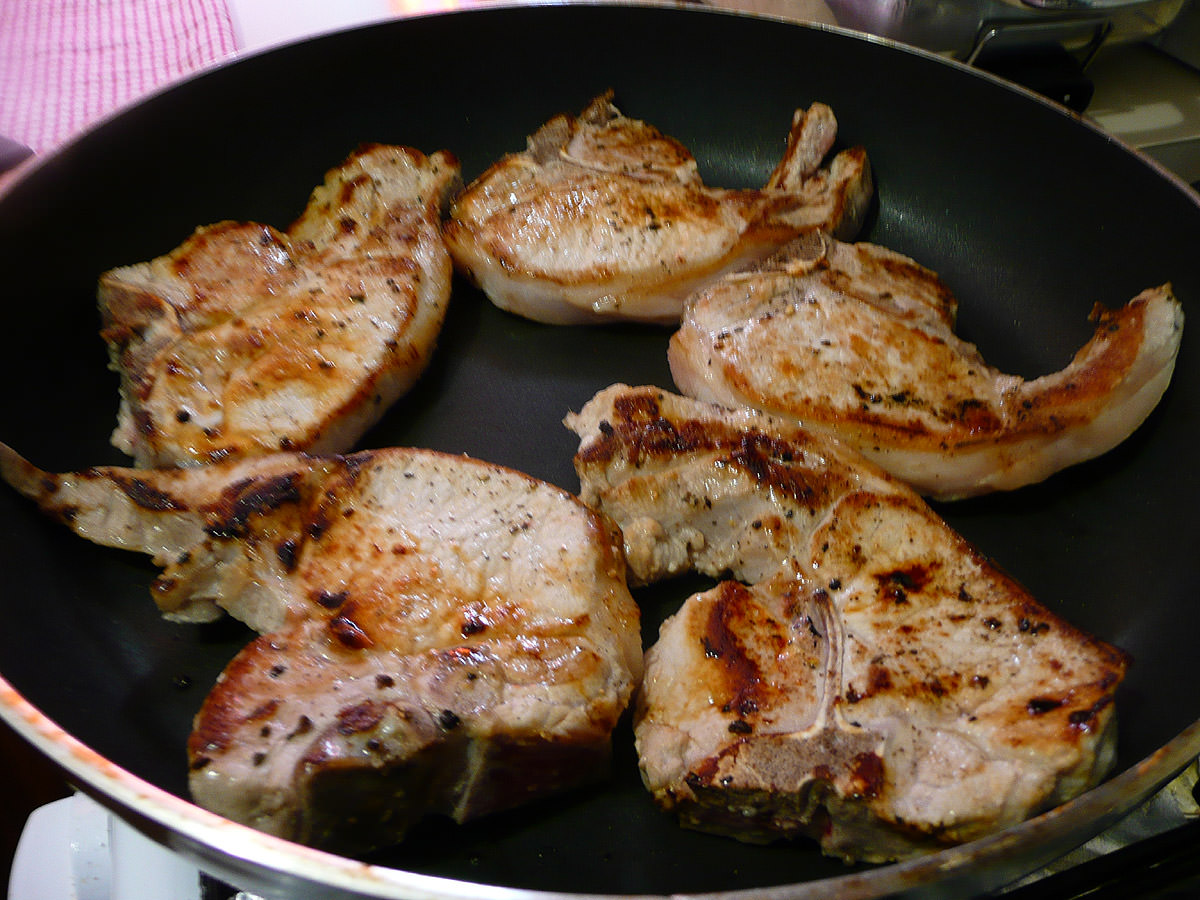 Pork chops in the pan