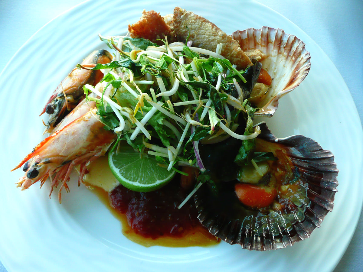 Thai seafood tasting plate