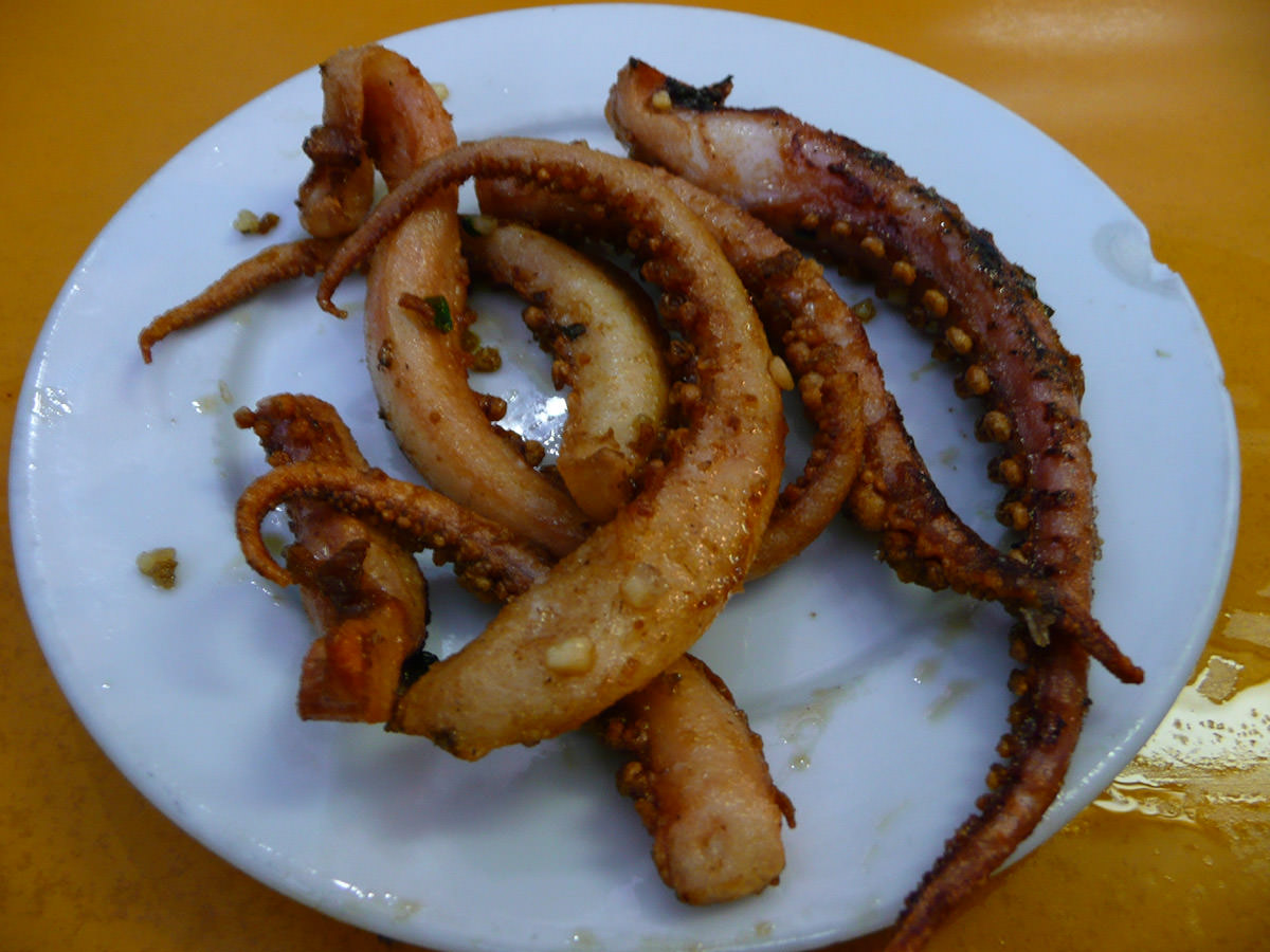 Fried squid tentacles