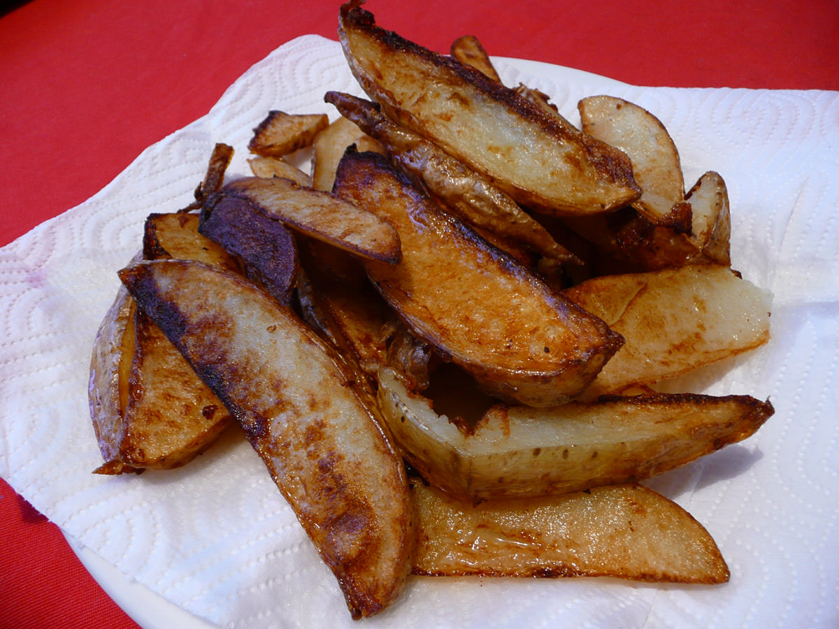 Homemade potato wedges