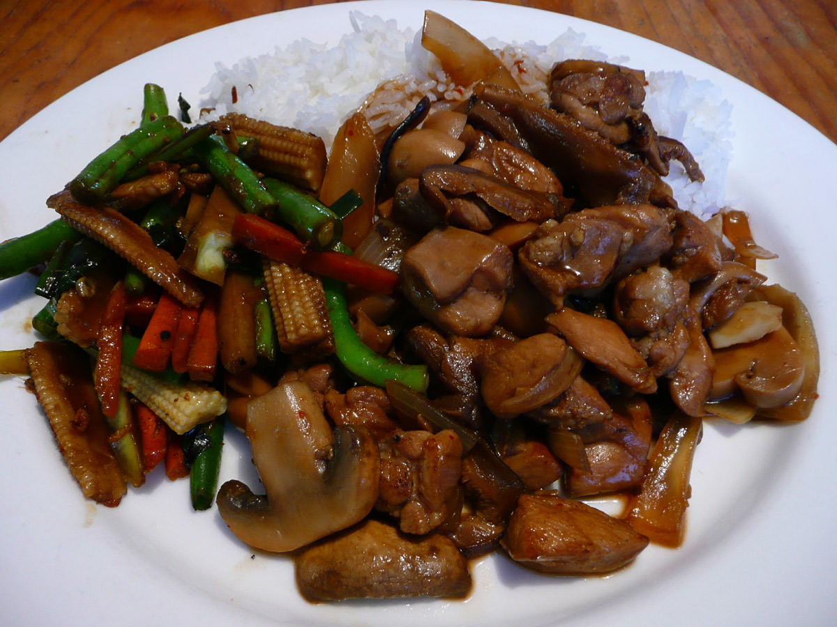 Stir-fried vegies, chicken and mushrooms with rice