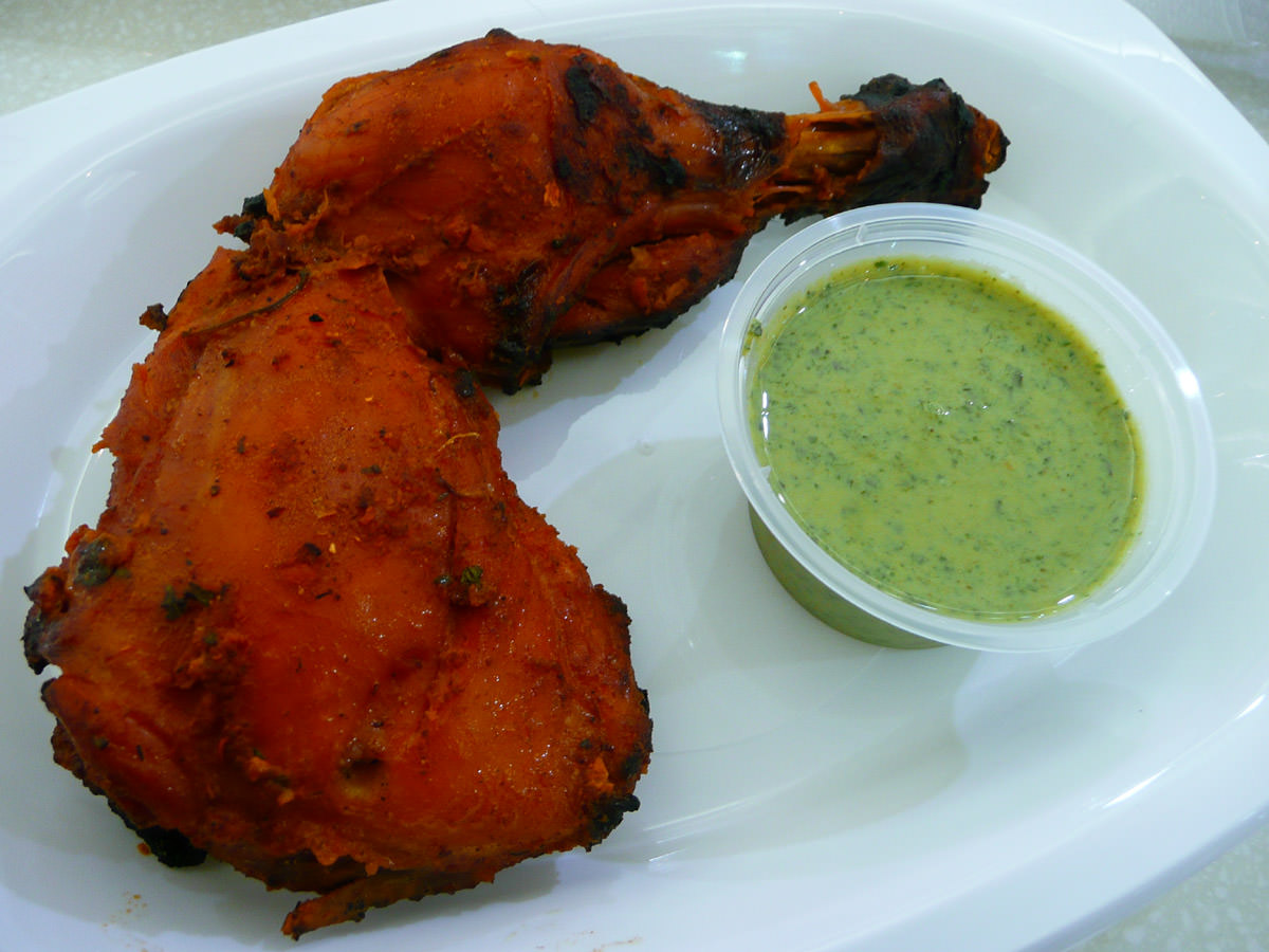 Tandoori chicken with mint raita