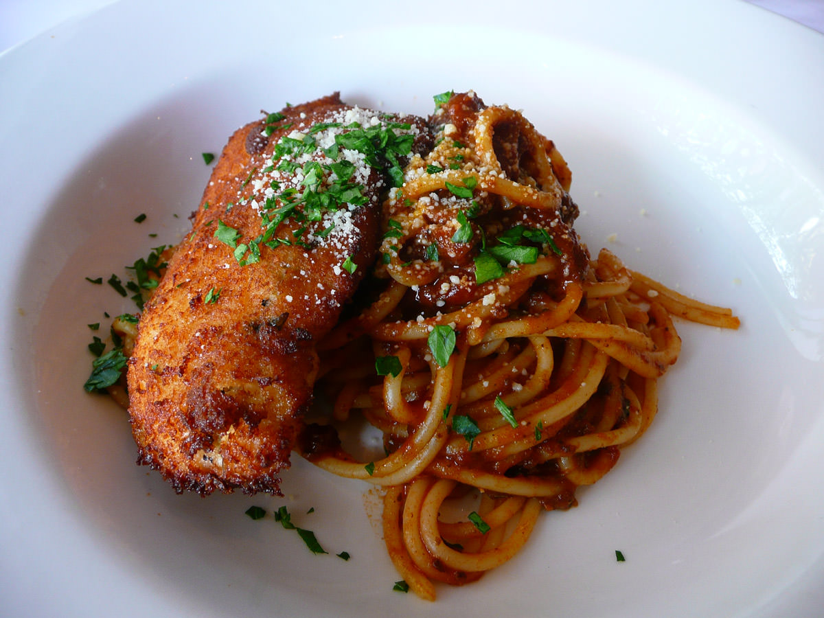 Chicken cutlet with spaghetti