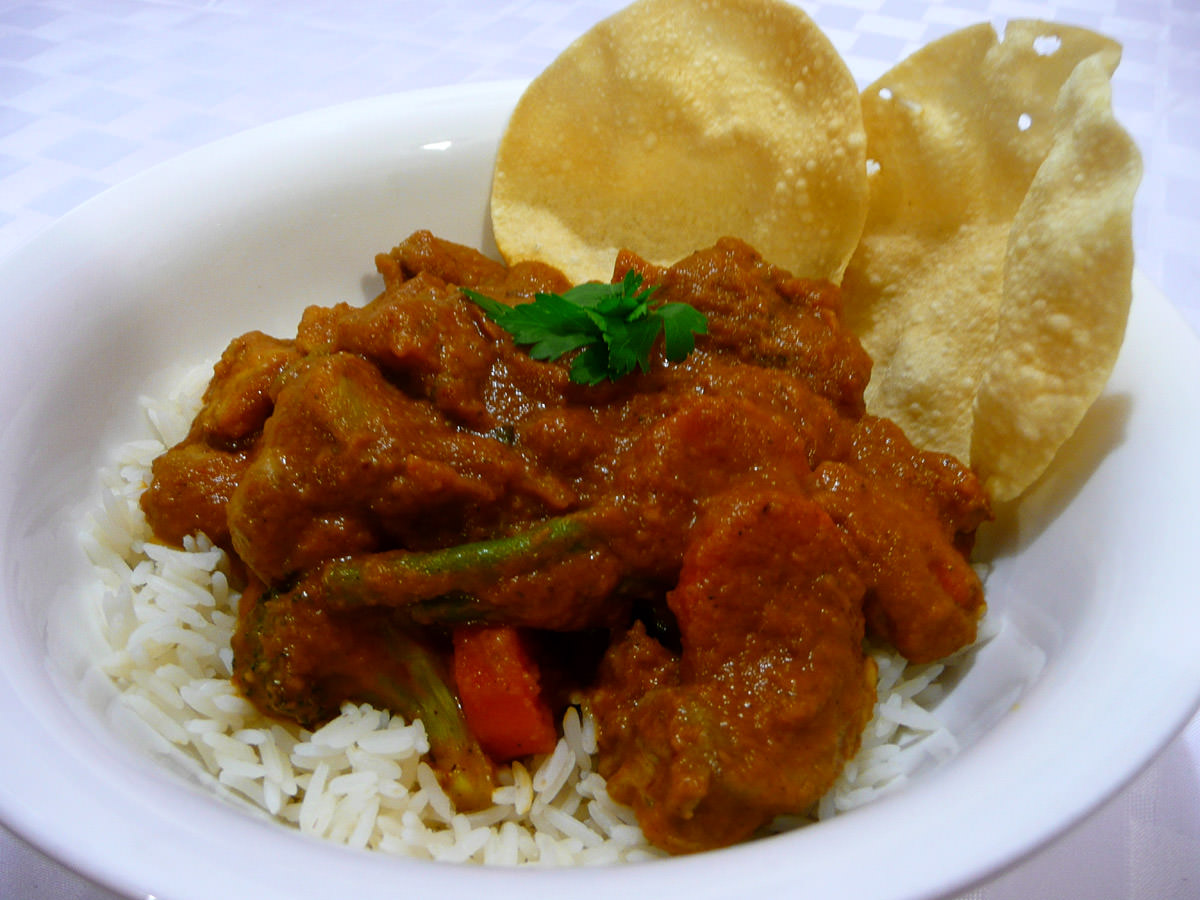 Chicken and vegetable balti curry