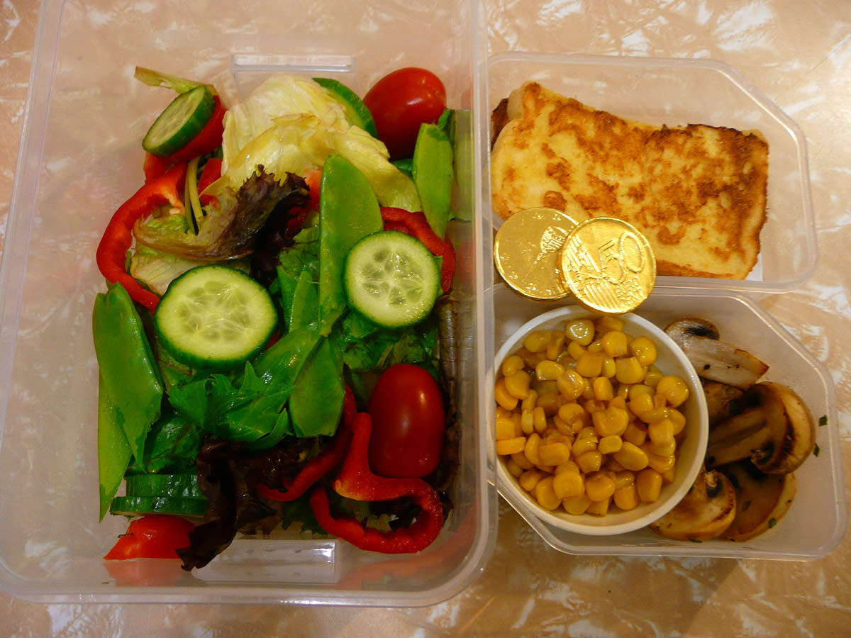 French toast, salad, butter corn and coin chocolates