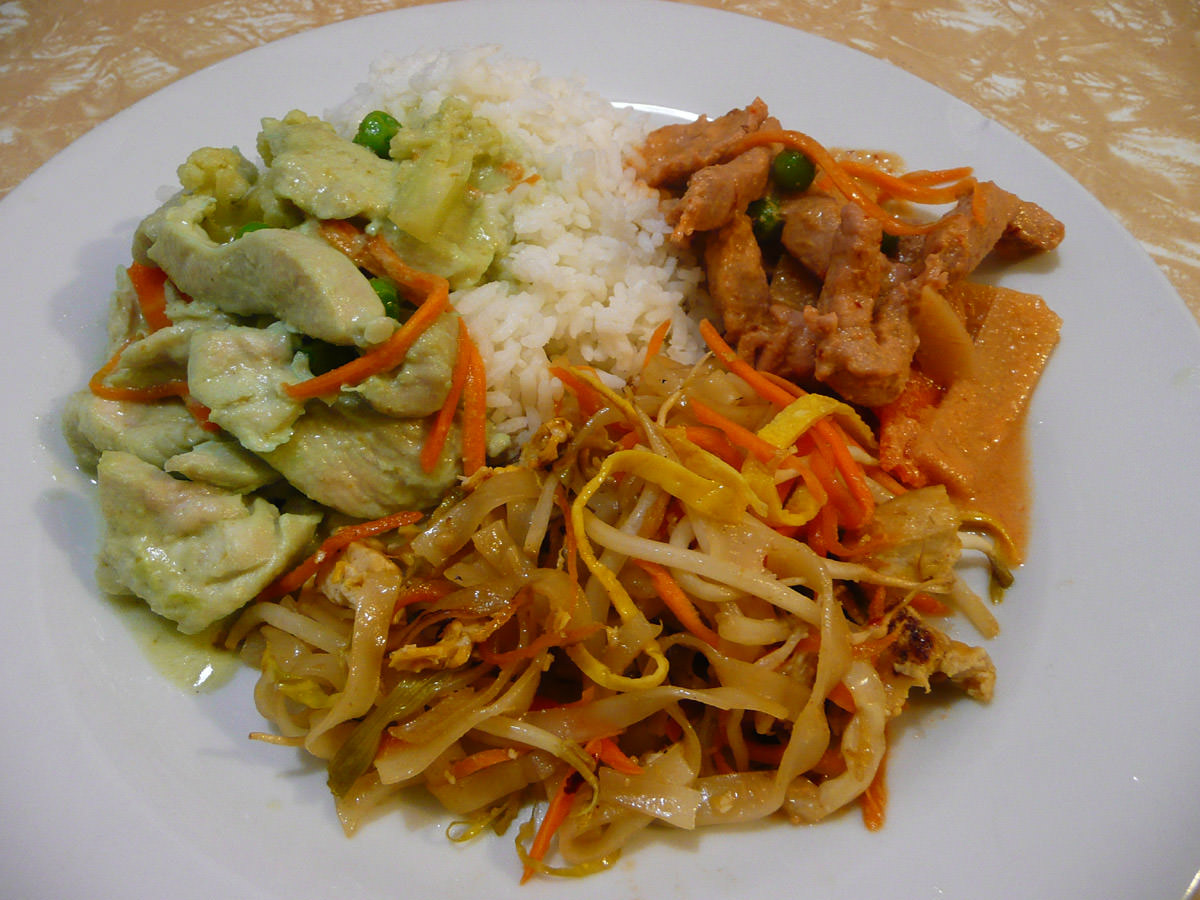 Chicken green curry, pork red curry, pad Thai and rice