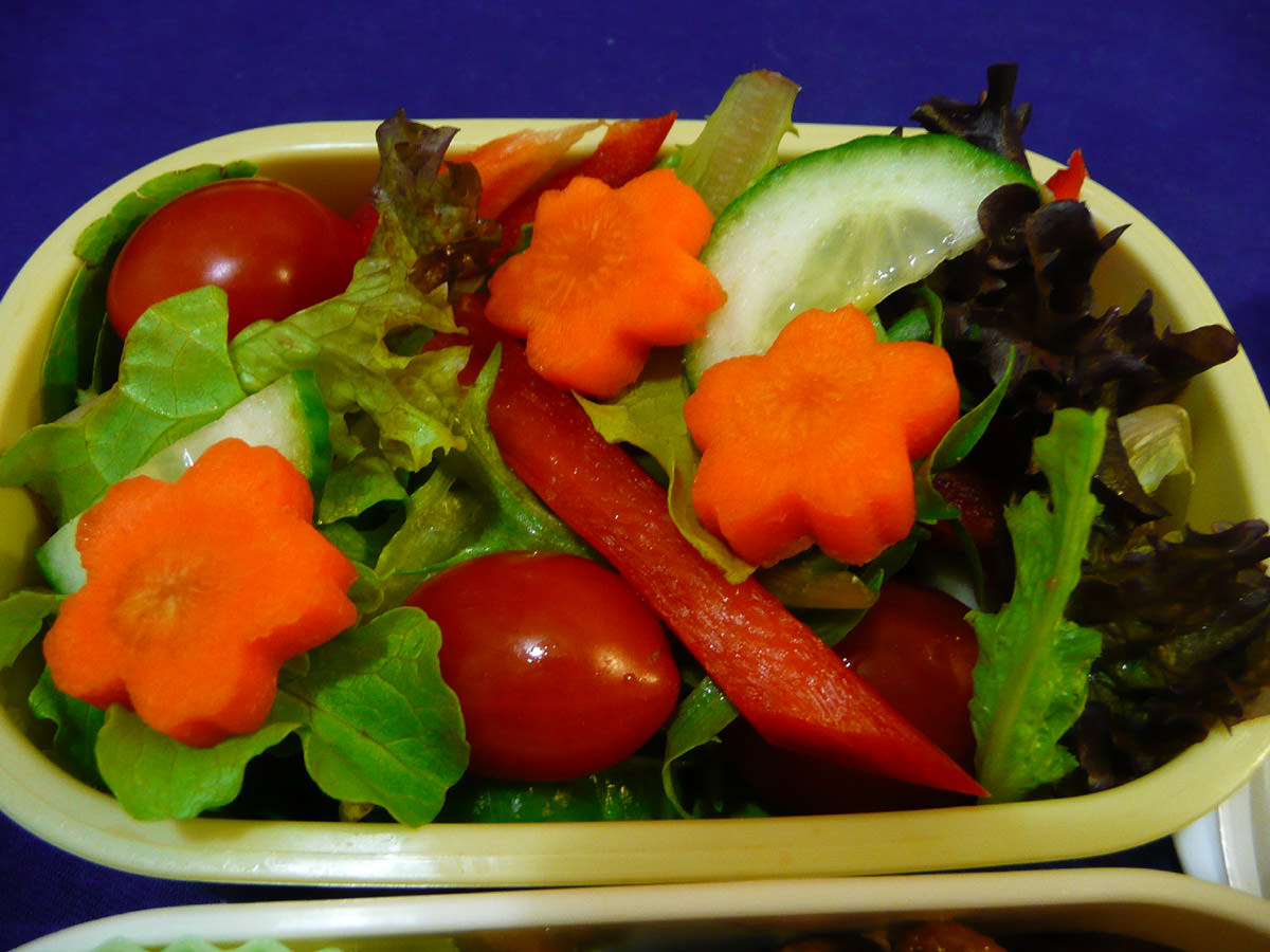 Salad with carrot flowers