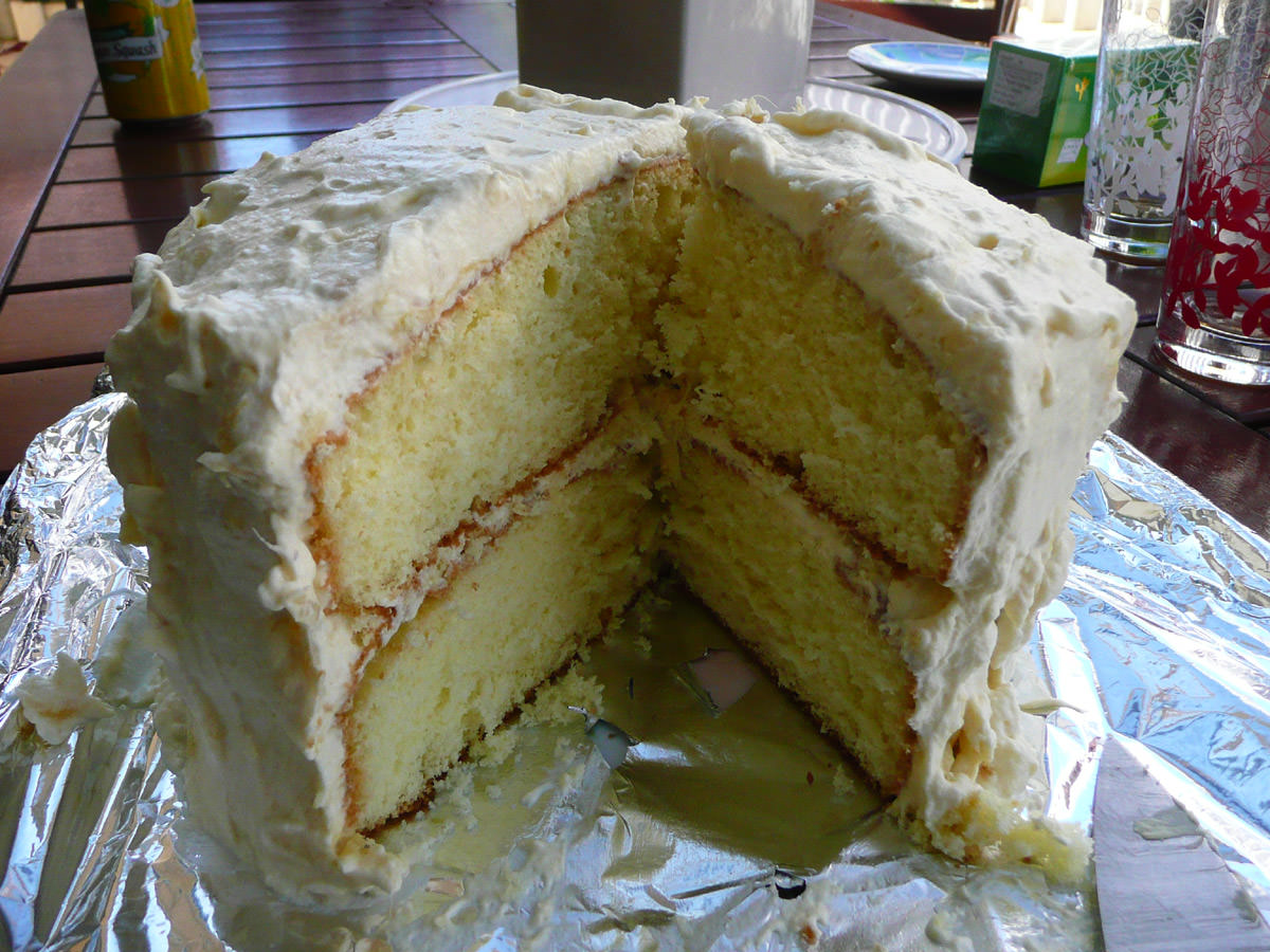 Durian and cream sponge cake innards