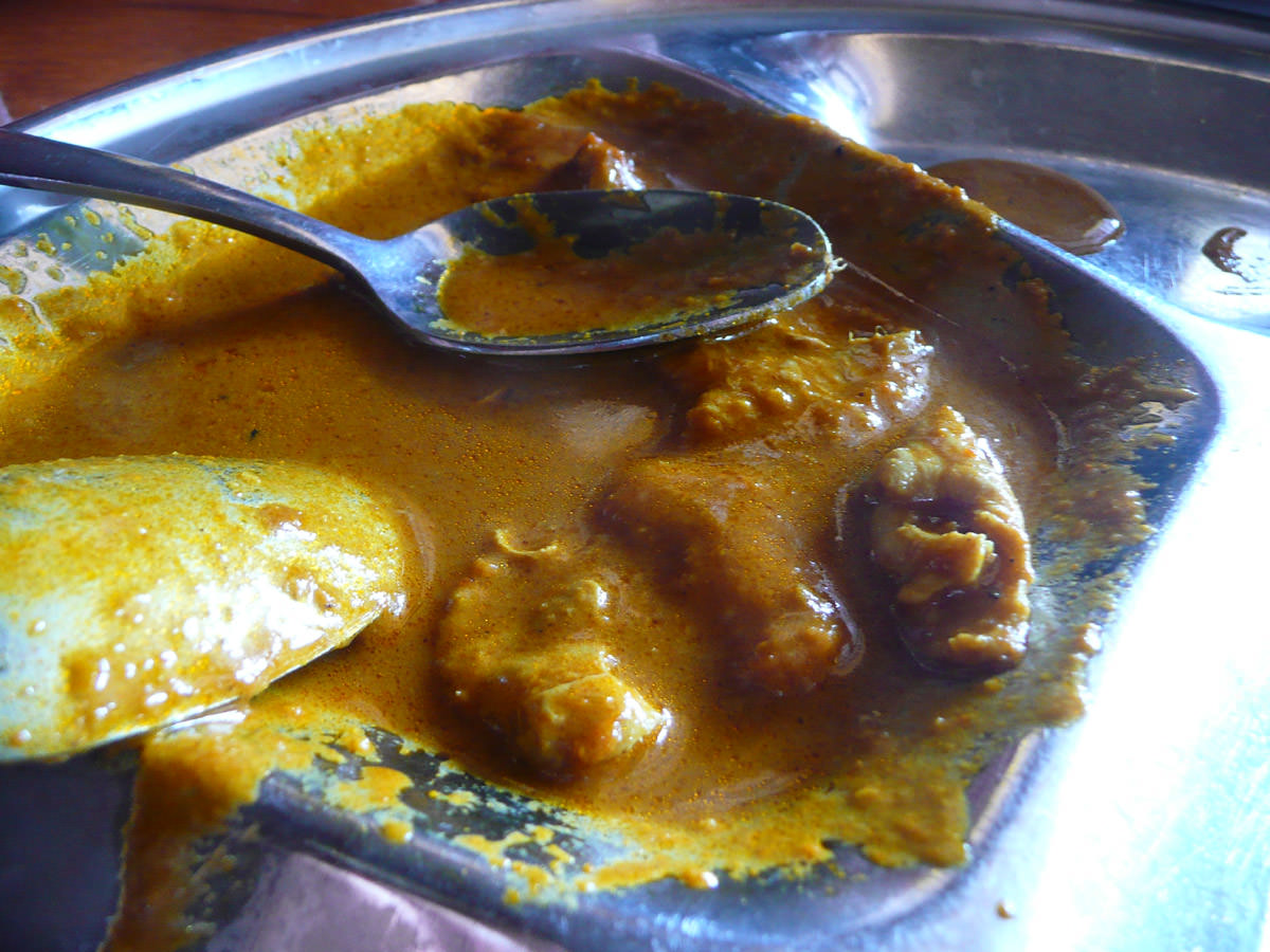 Chicken curry with yummy chicken bits