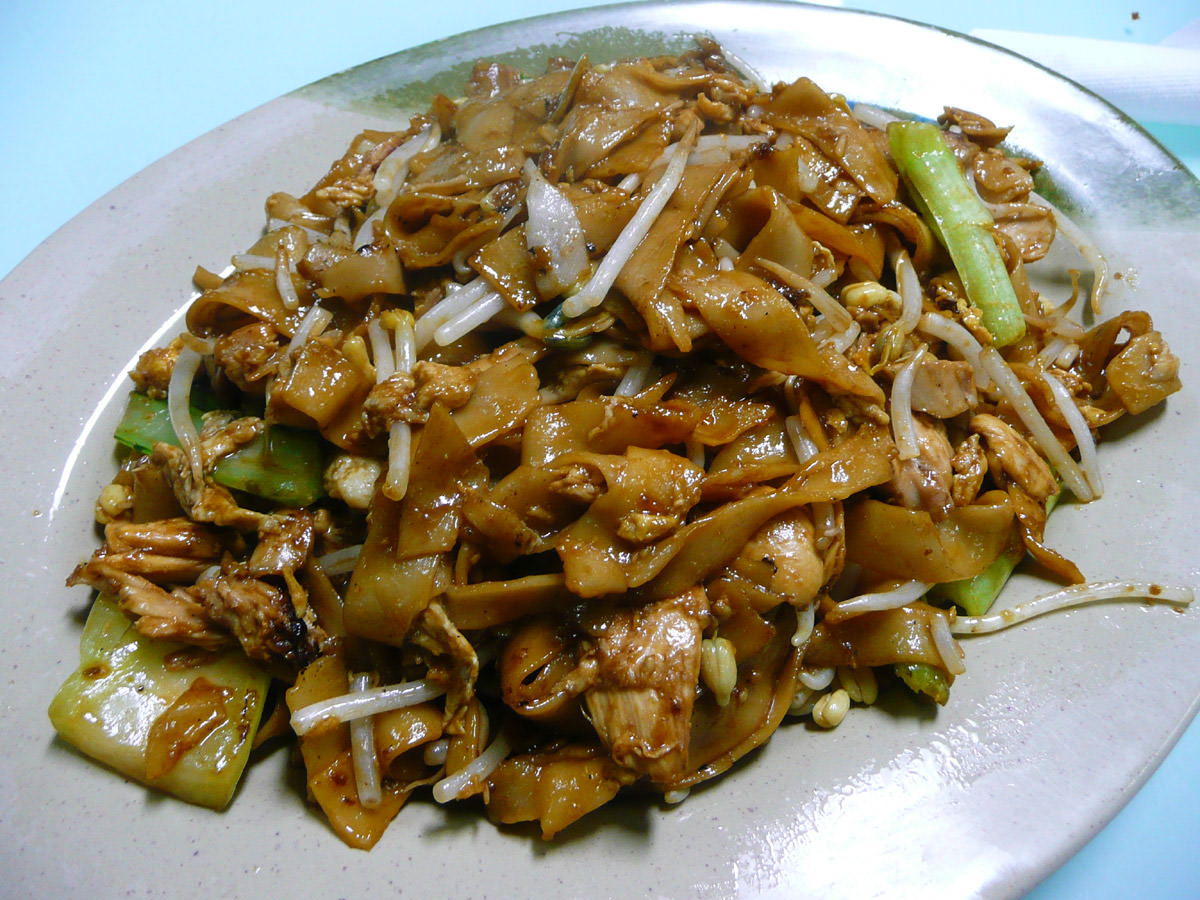 Chicken fried kway teow