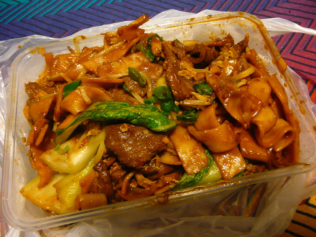 Fried kway teow with beef