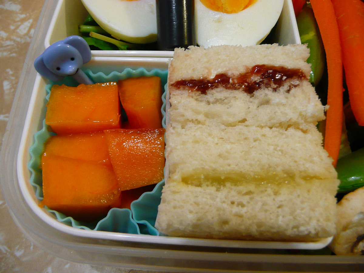 Papaya and mini jam sandwiches