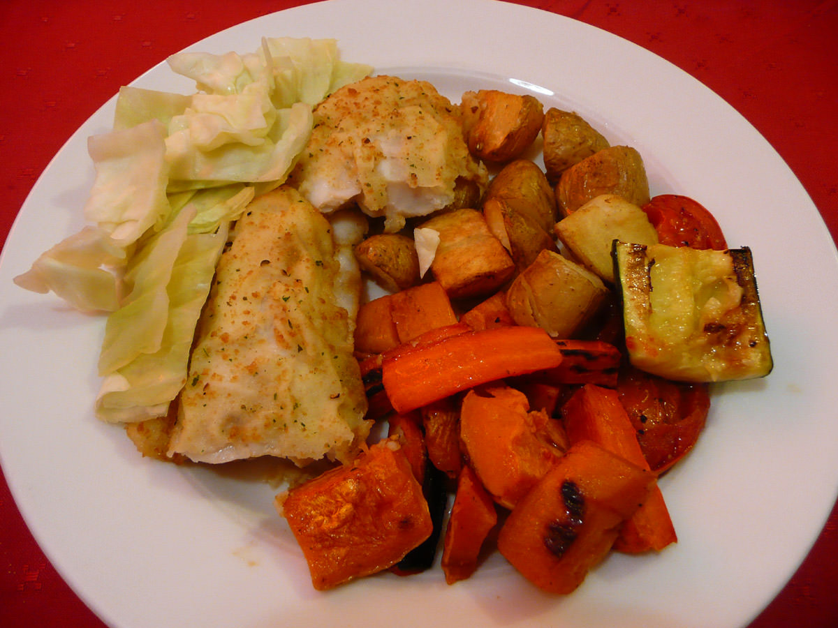 Oven-baked fish and vegetables