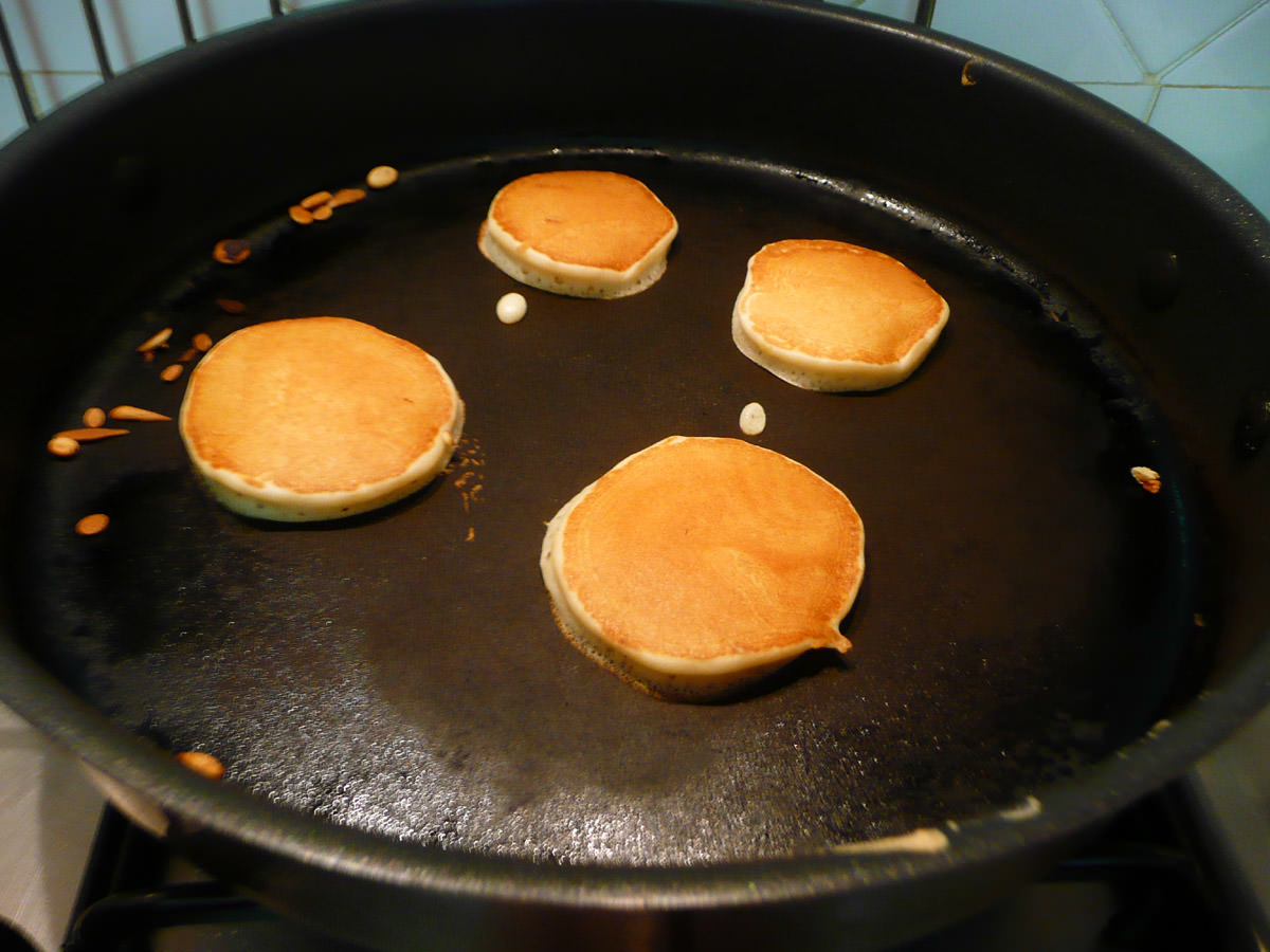 Cooking pikelets