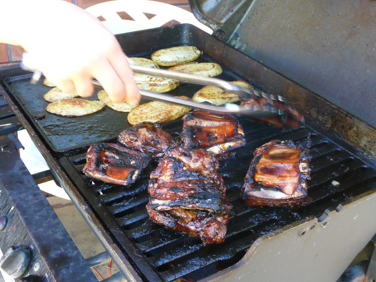BBQ potatoes and BBQ pork ribs