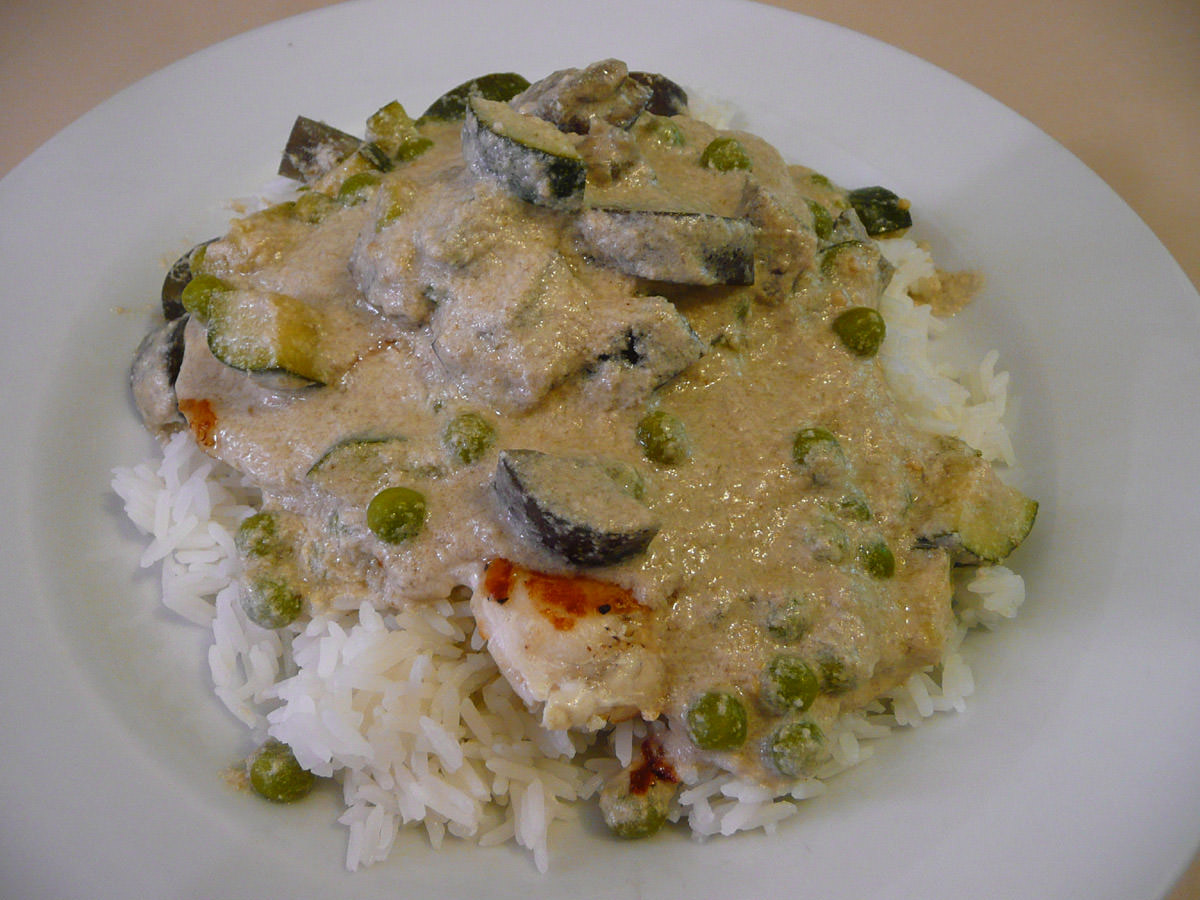 Green curry fish with zucchini and eggplant
