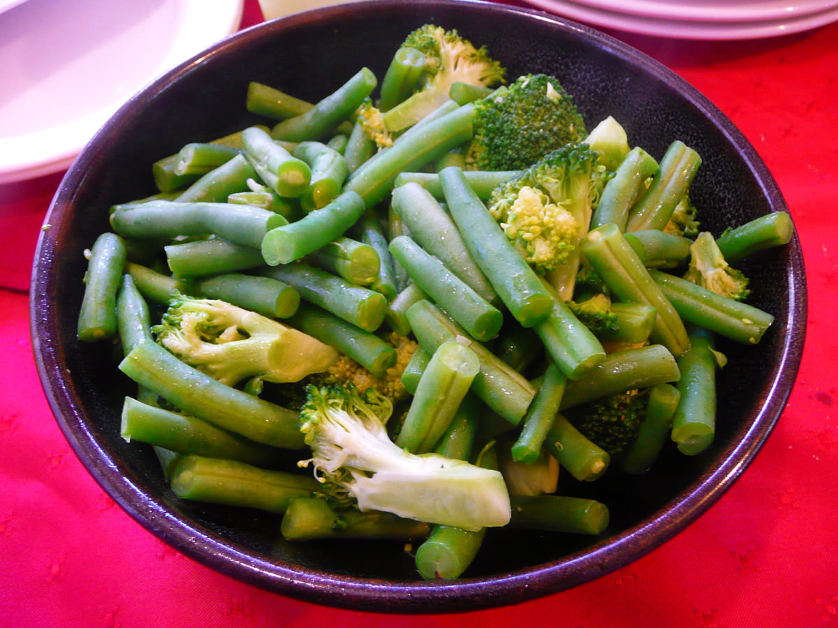 Steamed beans and broccoli