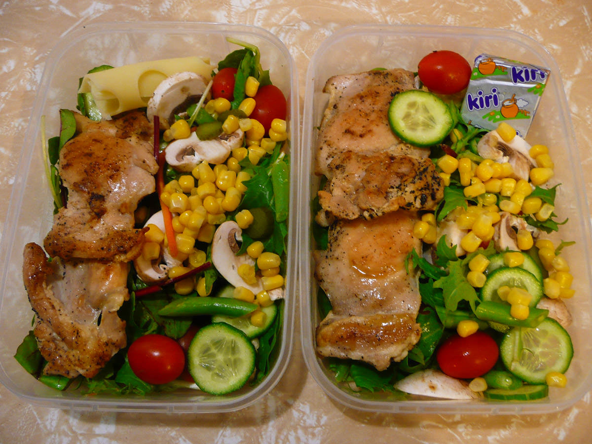 Chicken and salad bento boxes for two