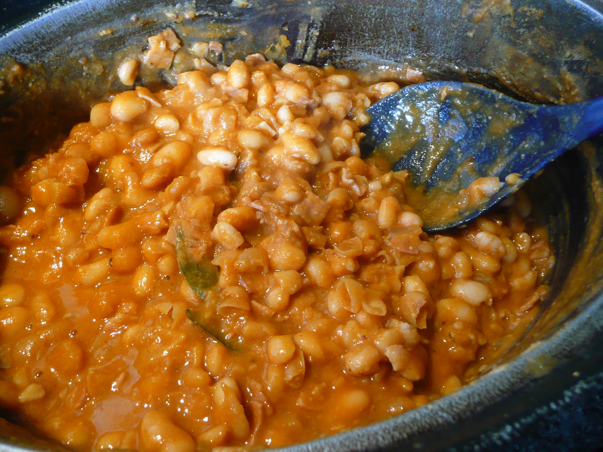 Juji's home-cooked baked beans