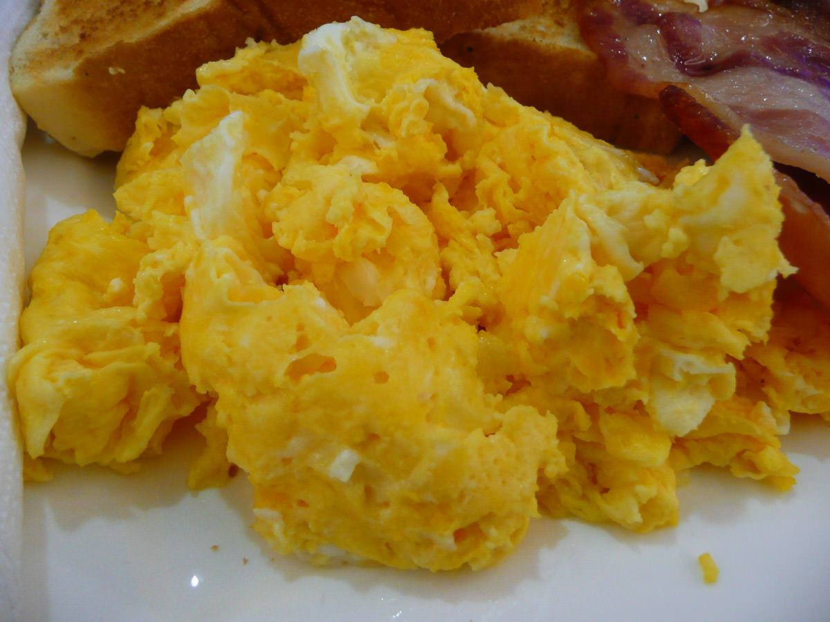 Dry scrambled eggs