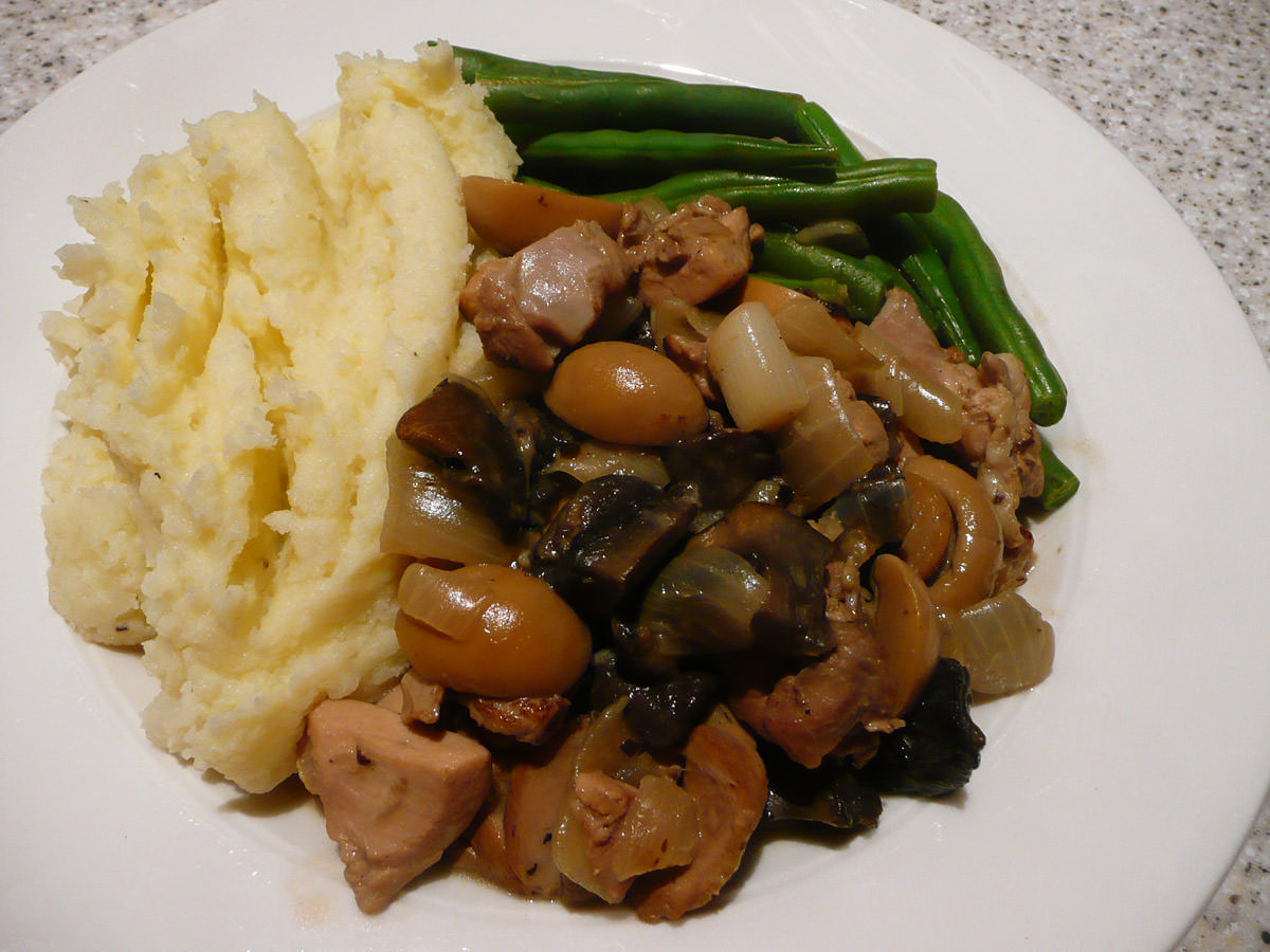 Chicken and mushrooms, beans and garlic mashed potatoes