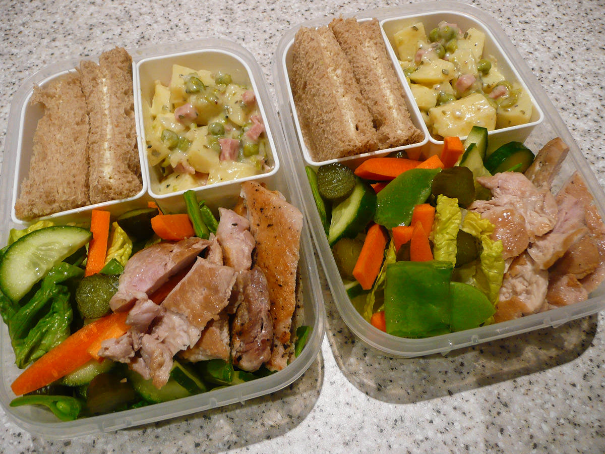 Chicken and salad bento for two