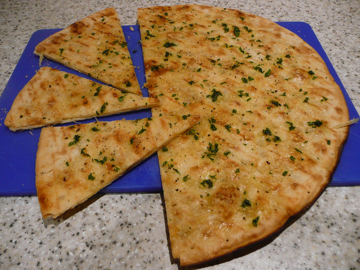 Garlic and salt pizza