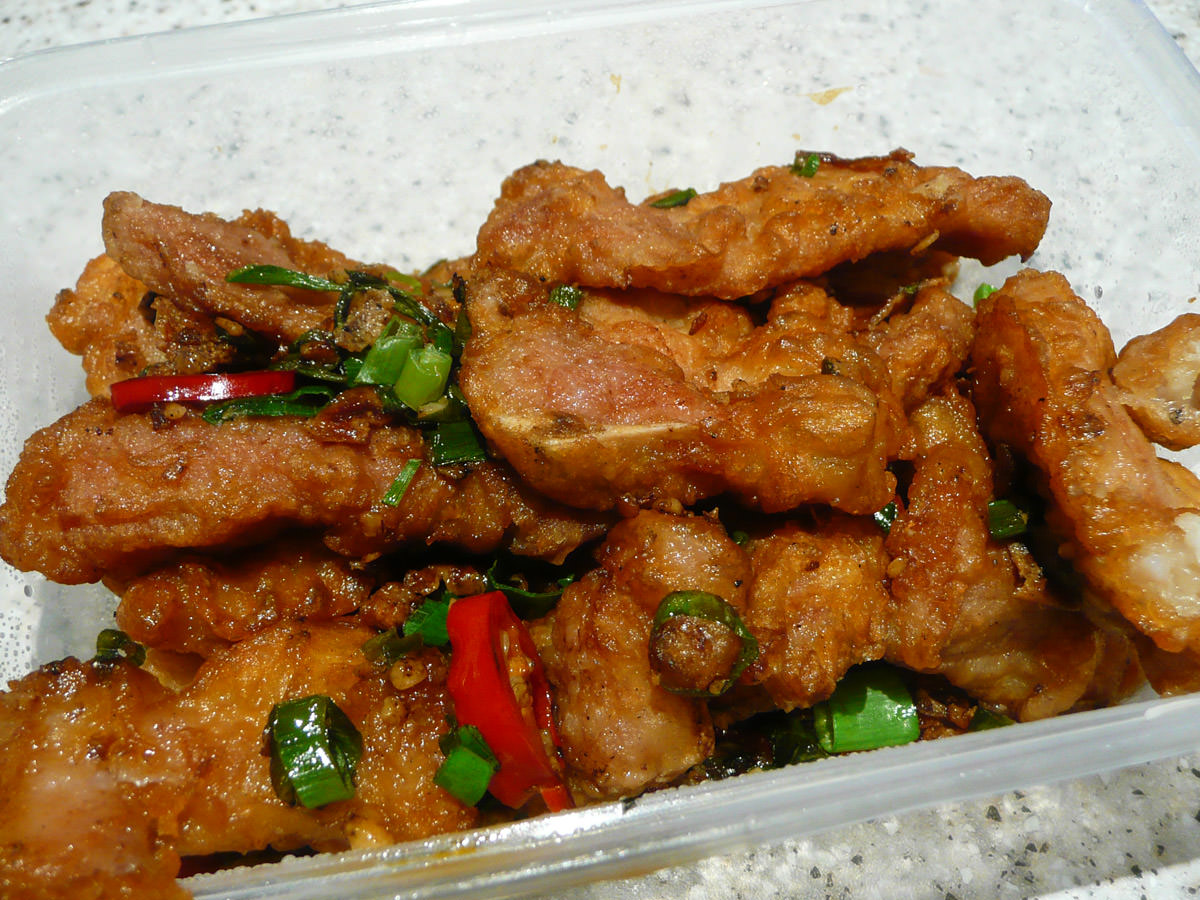 Pork ribs with spice and pepper