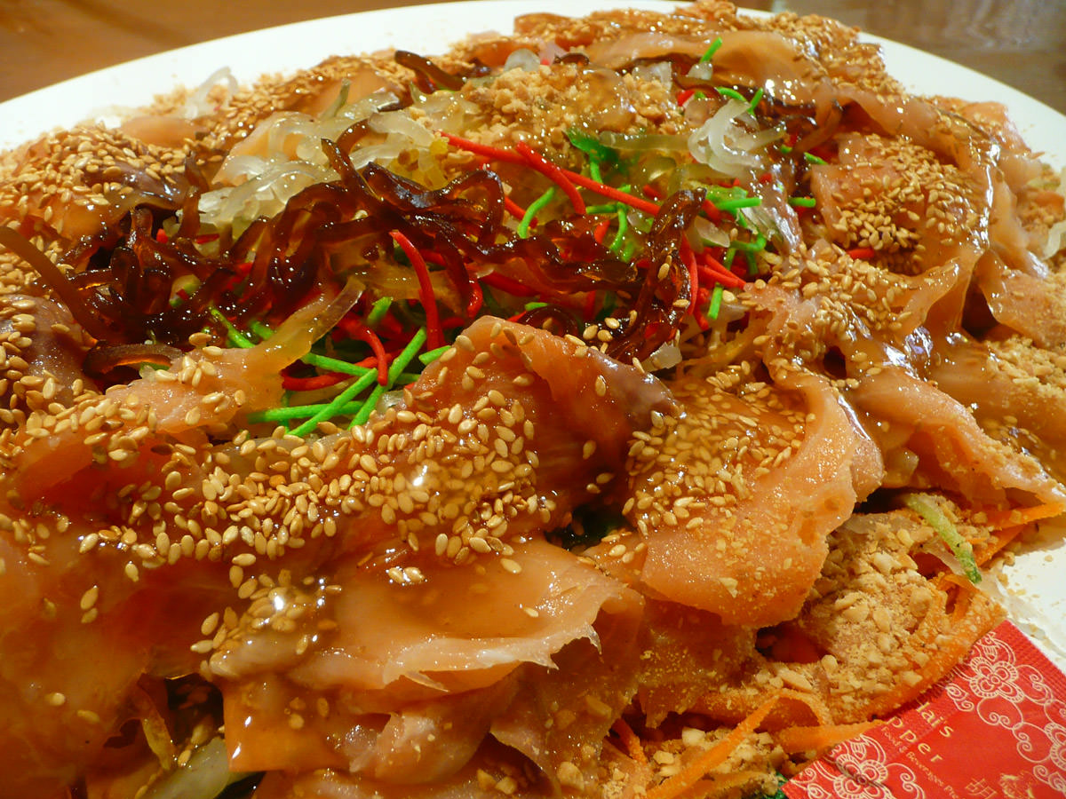 Yee sang pre-tossed close-up
