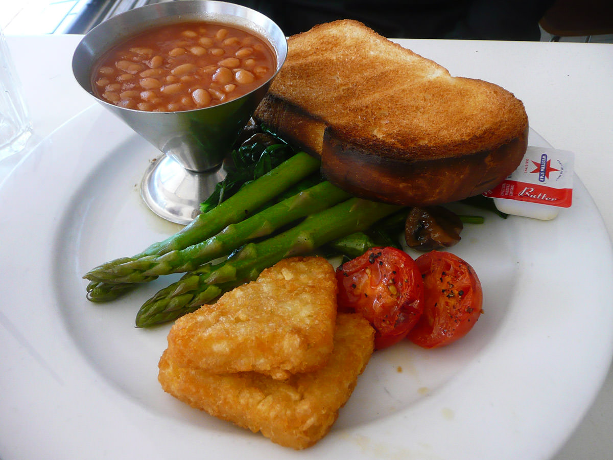 Hippy chic - vegetarian fry-up