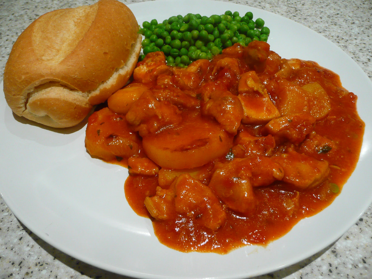 Beerenberg Farm Taka Tala chicken casserole with peas and a buttered bread roll