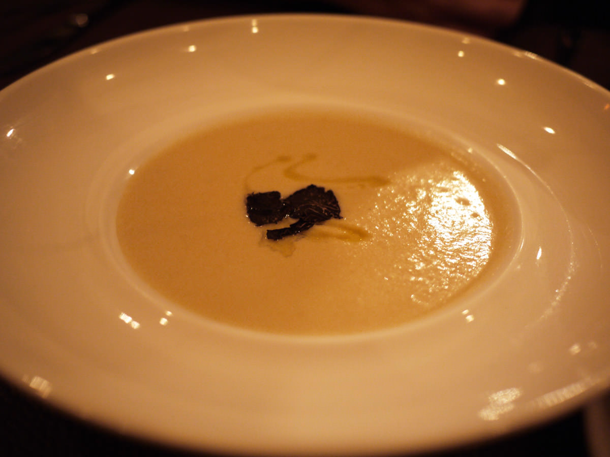 Jerusalem artichoke soup with Manjimup black truffle