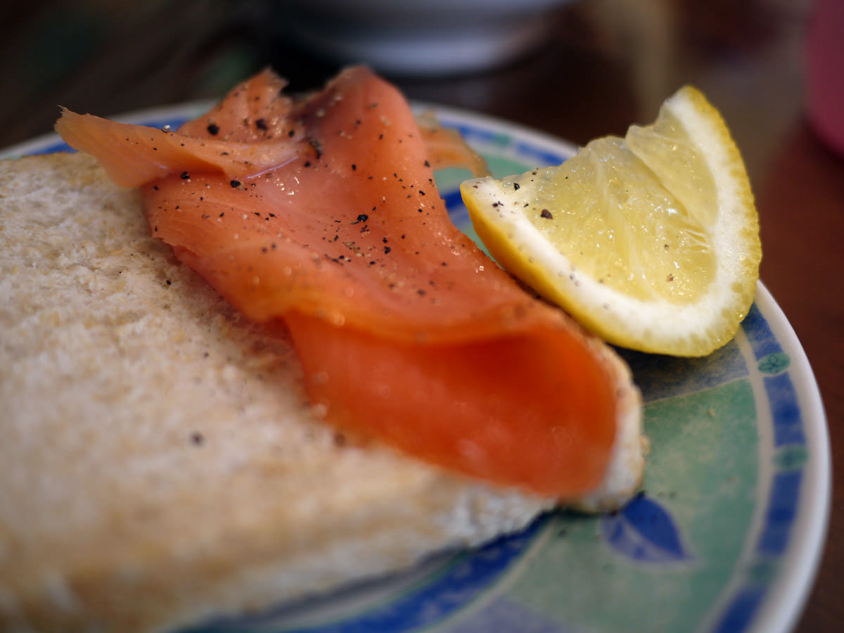 Smoked salmon on bread