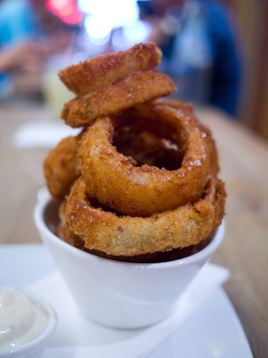 Onion rings with aioli