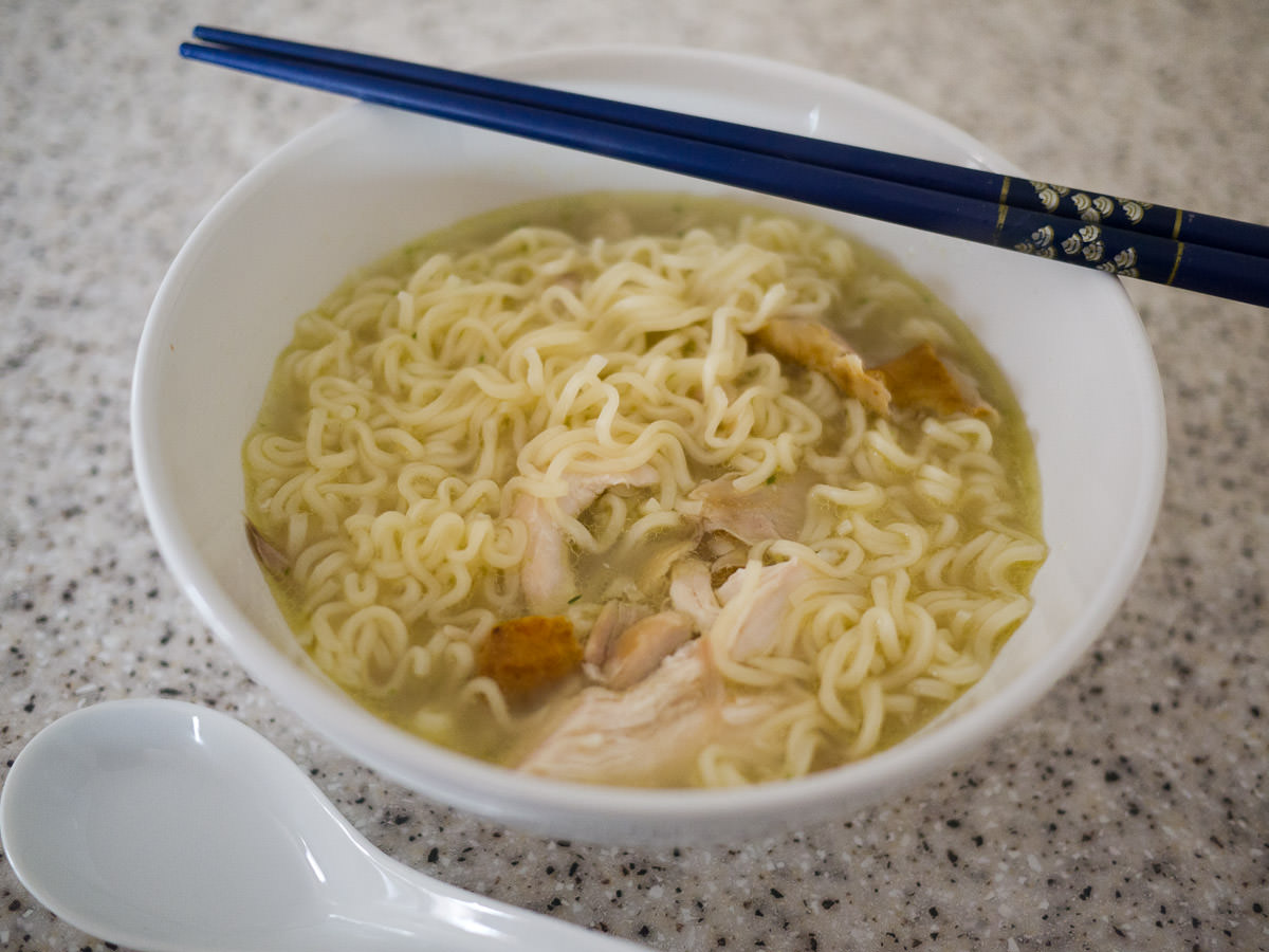 Maggi noodles with shredded barbecue chicken