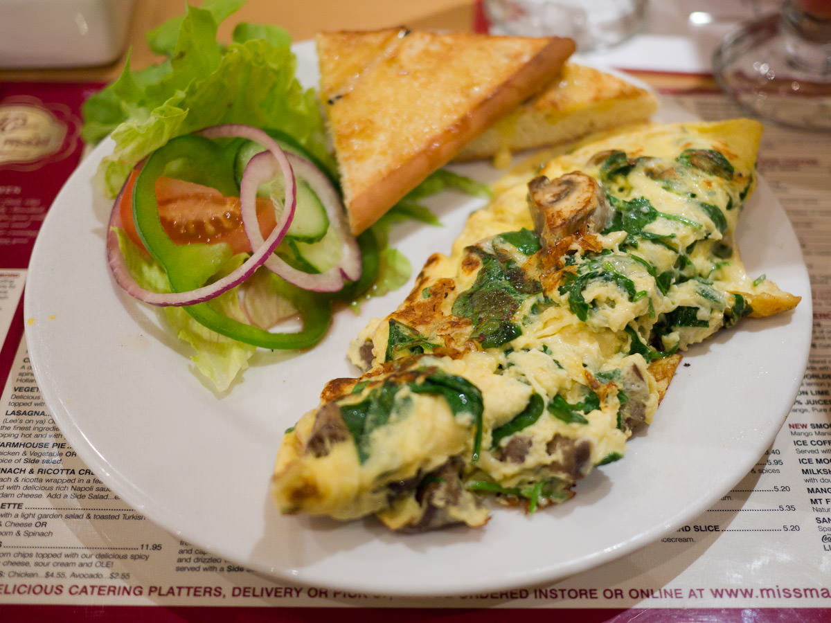 Omelette with mushroom and spinach