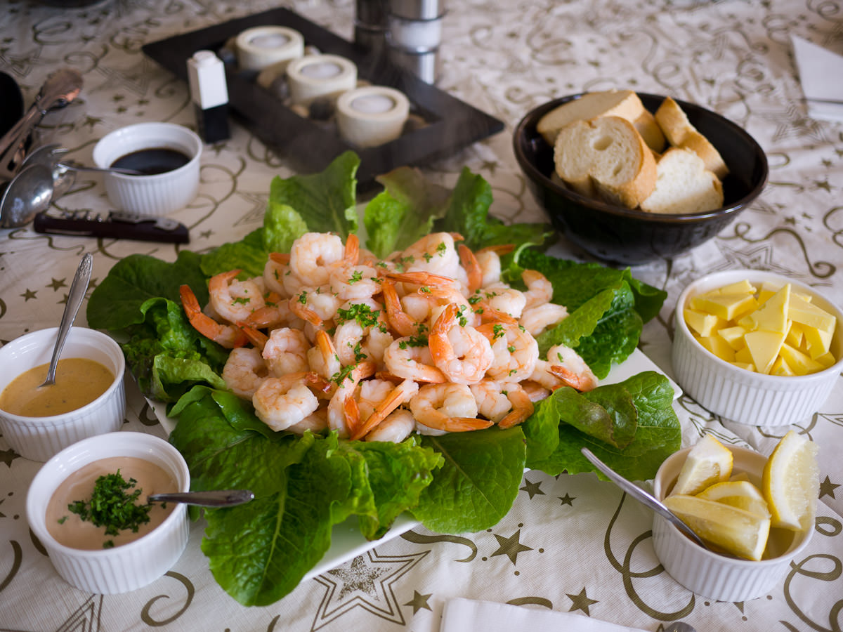 Prawns, Taka Tala dressing, homemade seafood sauce, bread and butter