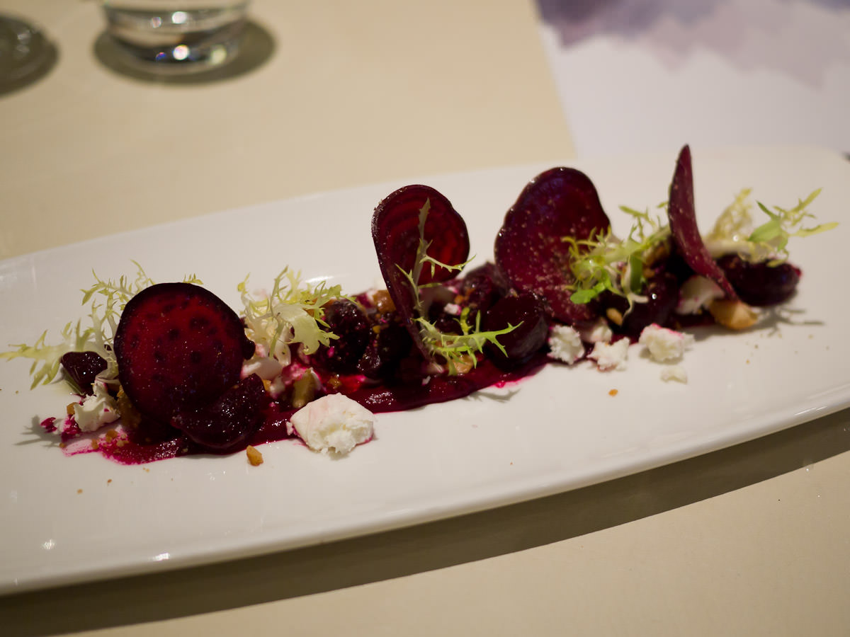 Alternative first course of beetroot