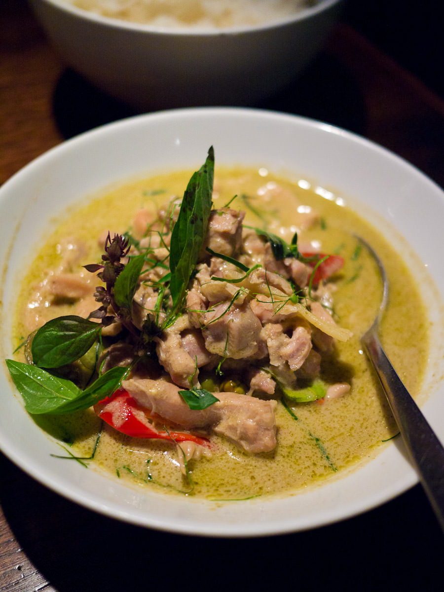 Gaeng Keaw Gai, green chicken curry (AU$14)