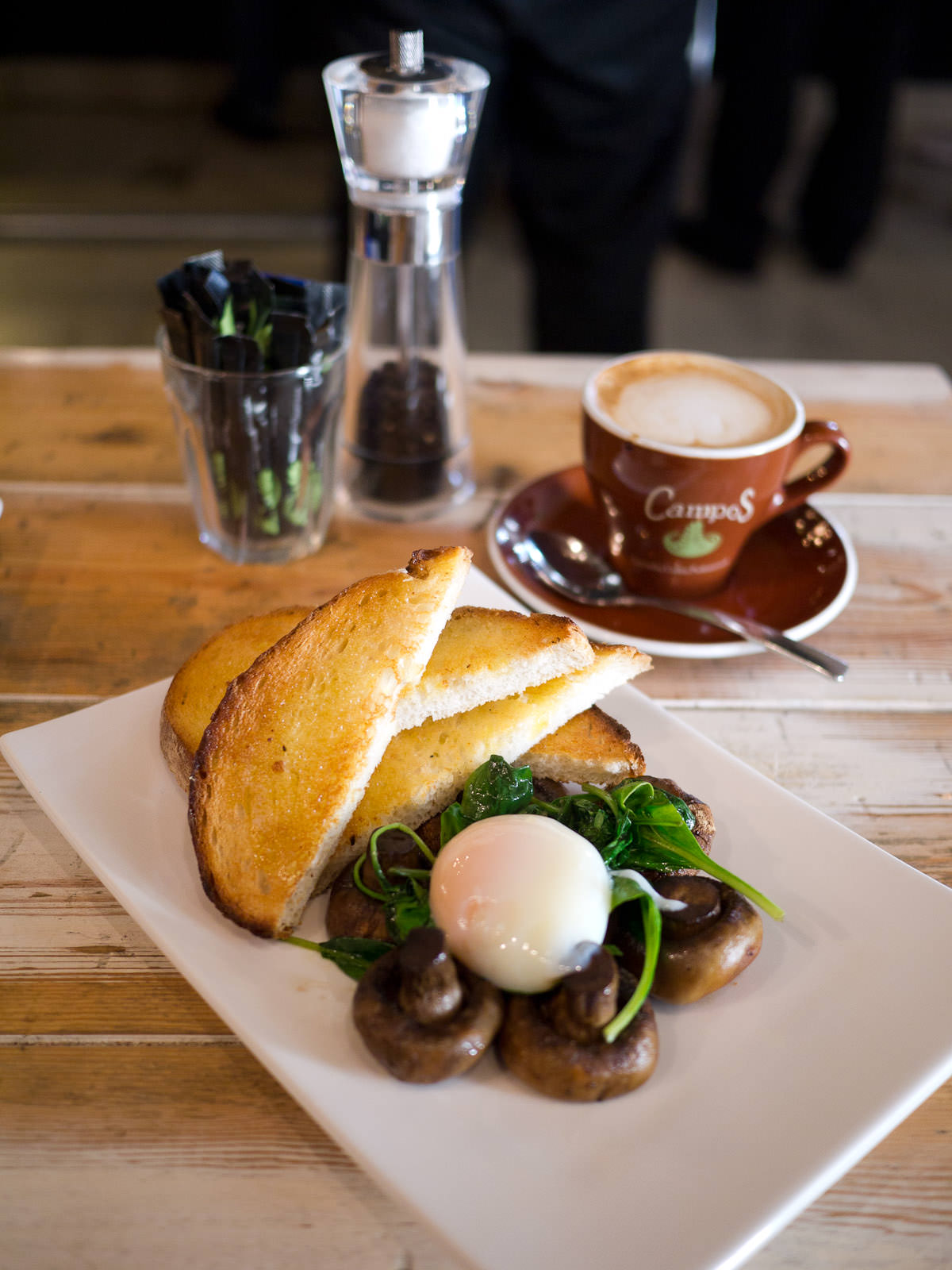 60min slow poached egg with New Norcia Toast, roast mushrooms and spinach (AU$14) 