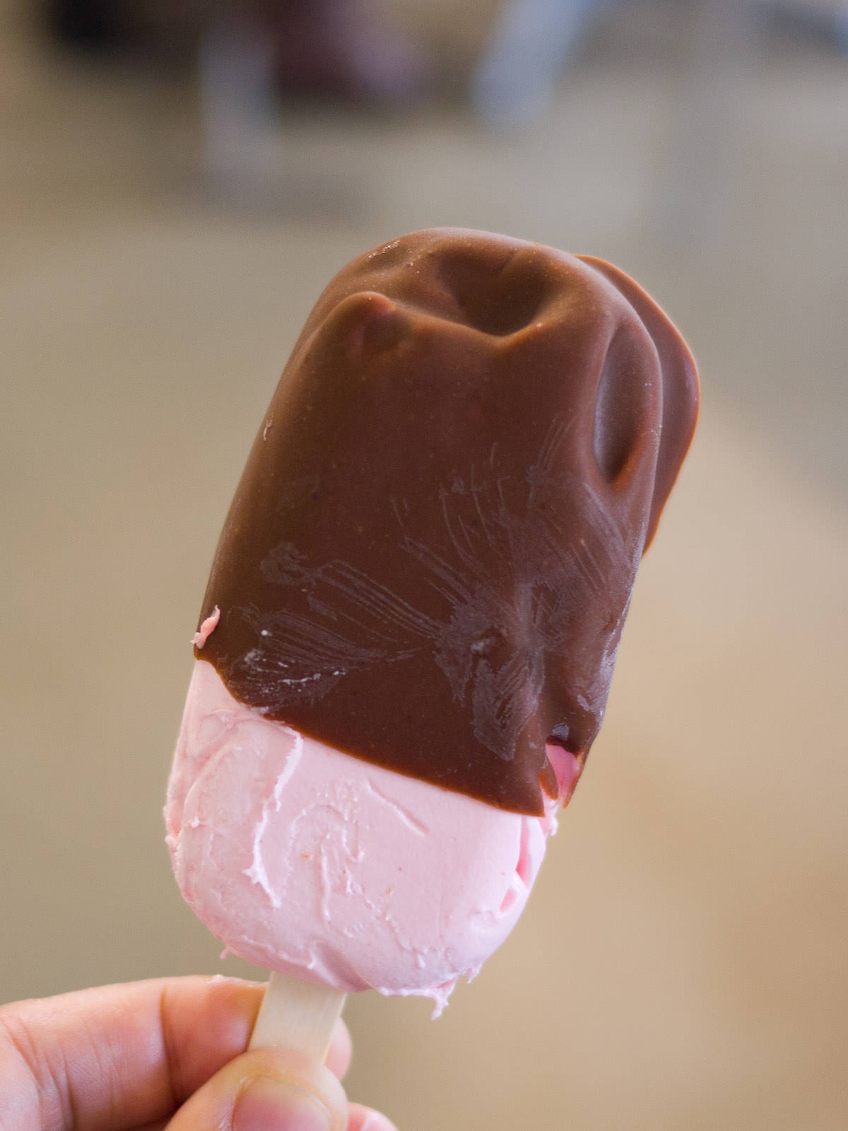 Chocolate-dipped strawberry ice cream