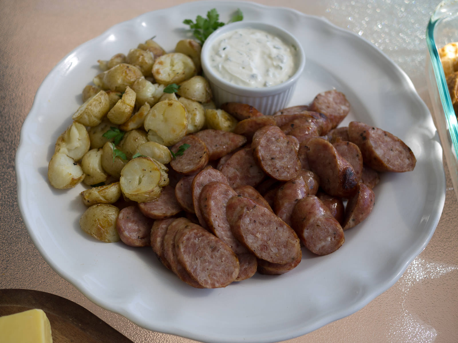 Sausage, potatoes and dip