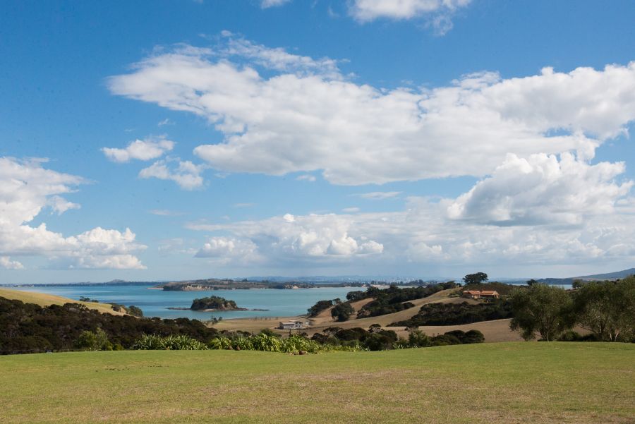 Spectacular sweeping views at Cable Bay