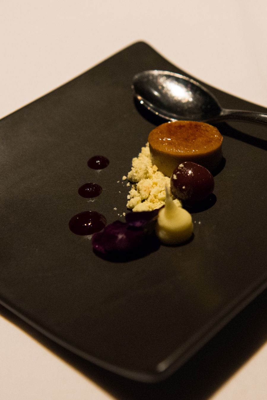 Pre-dessert: mini creme brûlée, white chocolate and cherry