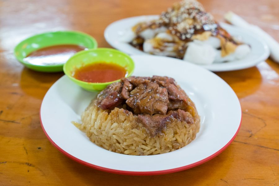 Loh mai kai (glutinous chicken rice)