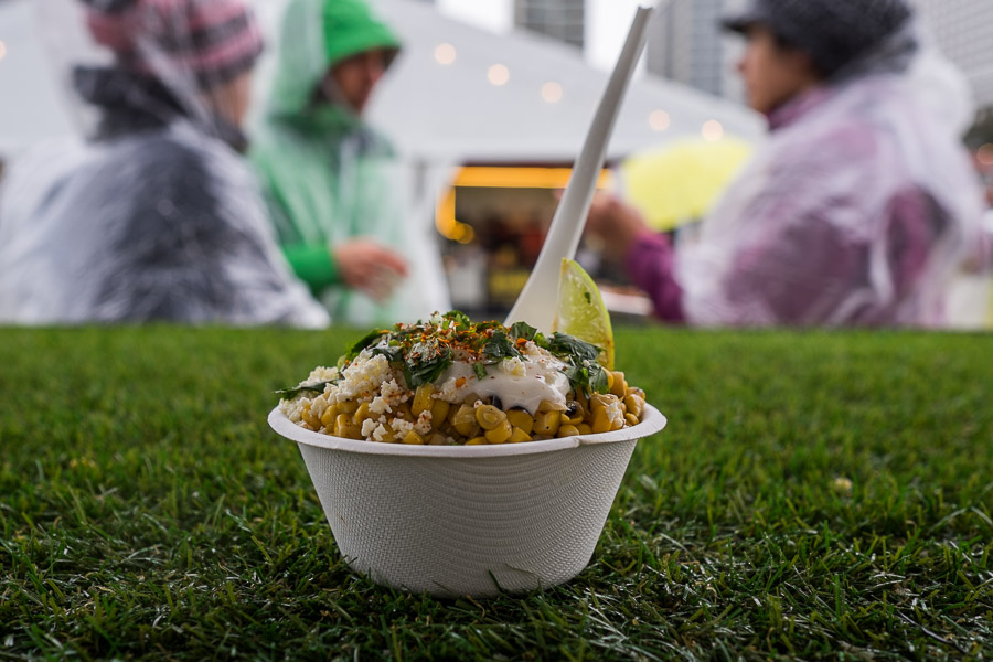 el Publico: Street Corn - charred and braised, served with crema, chilli, lime and fresh cheese (6 crowns).