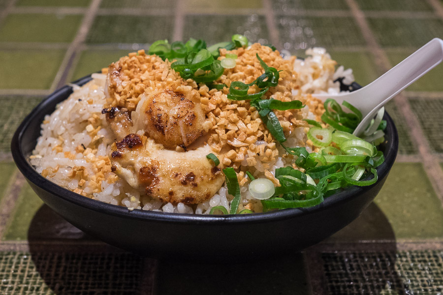 Garlic and scallop fried rice